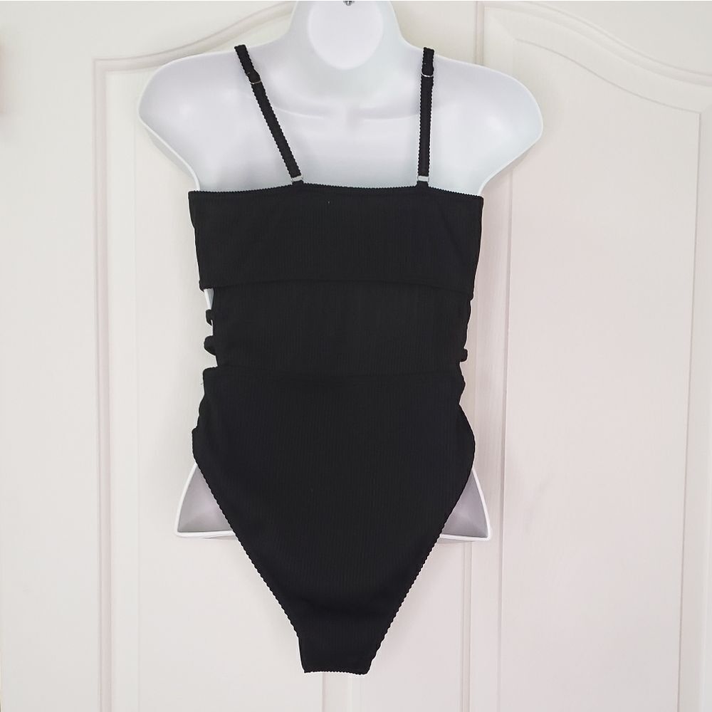 NWT Swimsuit Textured One Piece - Picture 6 of 8
